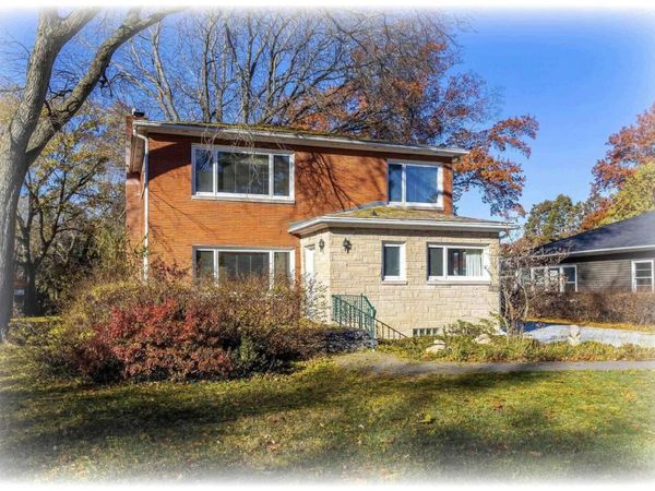 1228 COFFELT Avenue, Bettendorf, IA 52722