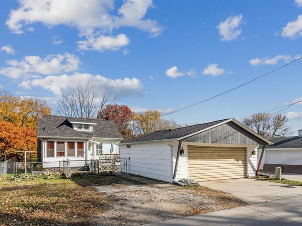 822 28th Street, Bettendorf, IA 52722