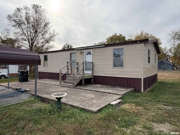 507 Wortby Street, Odin, IL 62870