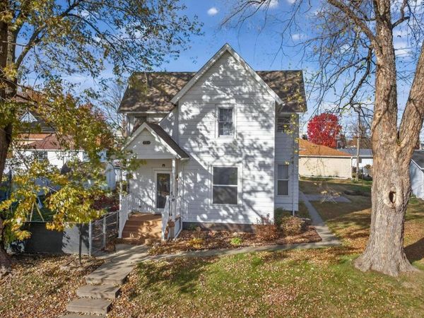 919 9TH Avenue, Fulton, IL 61252