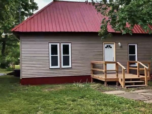 602 W CHERRY Street, Mcleansboro, IL 62859