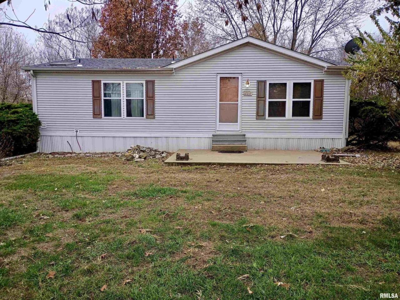 416 W Shirley Lane, Richview, IL 62877 Main Photo