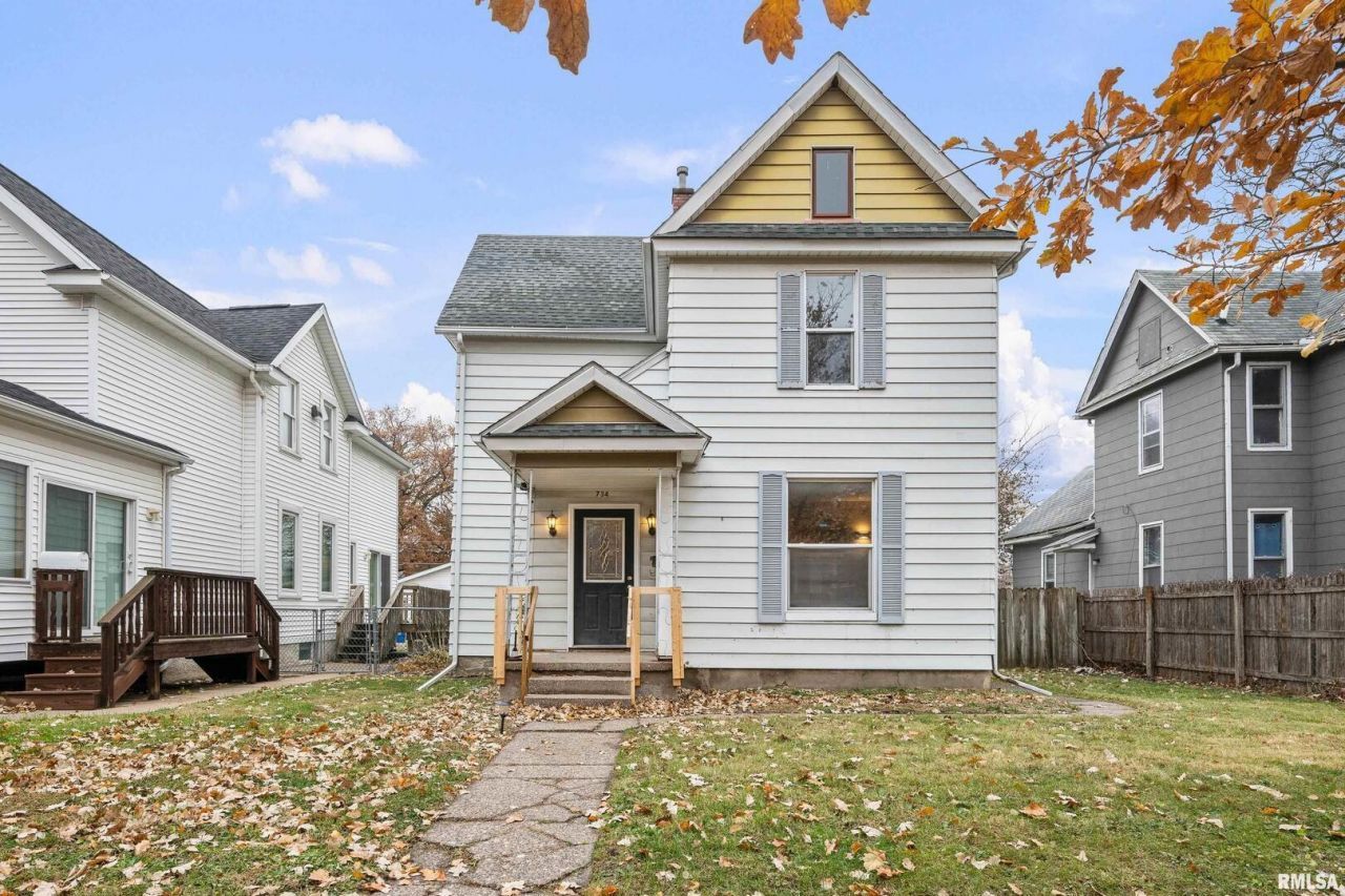 734 W 17th Street, Davenport, IA 52804 Main Photo