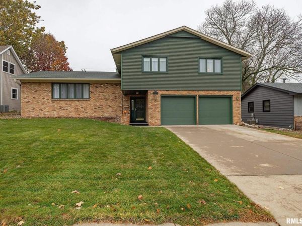 2705 36TH Street, Rock Island, IL 61201