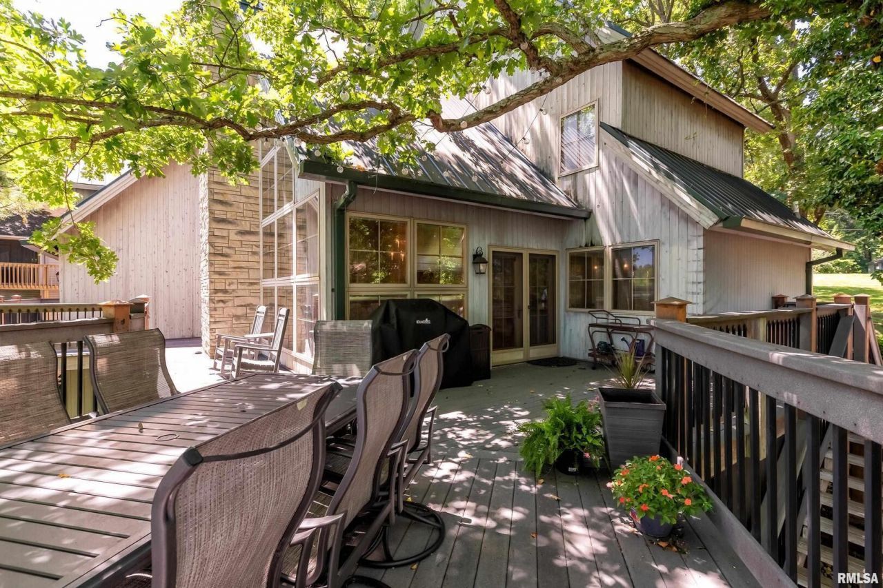 1165 Lake Shore Dr N Drive, Goreville, IL 62939 Main Photo