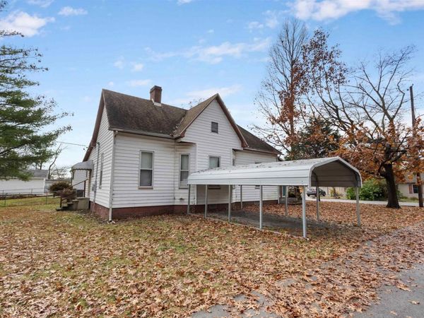 607 N LOGAN Street, Marion, IL 62959