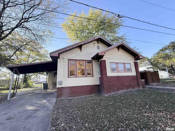 215 N 8TH Street, Mt Vernon, IL 62864
