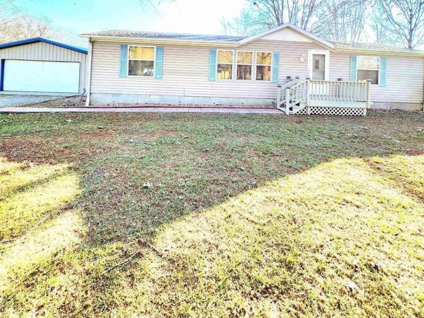 37 JANET Street, Murphysboro, IL 62966