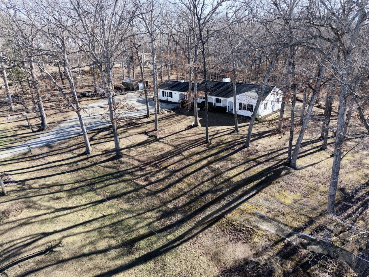 3831 E STATE Highway, Shumway, IL 62461