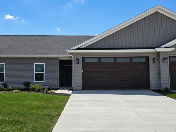 307 E DONAHUE Street, Eldridge, IA 52748