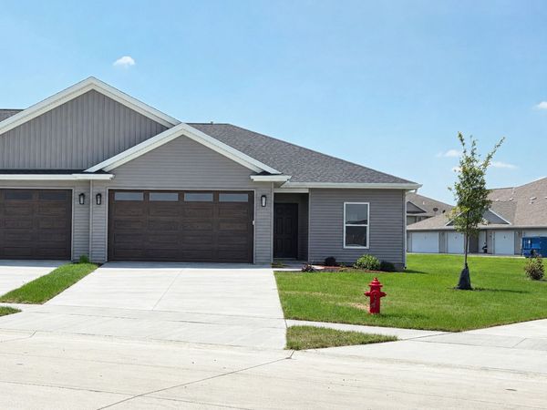 301 E DONAHUE Street, Eldridge, IA 52748