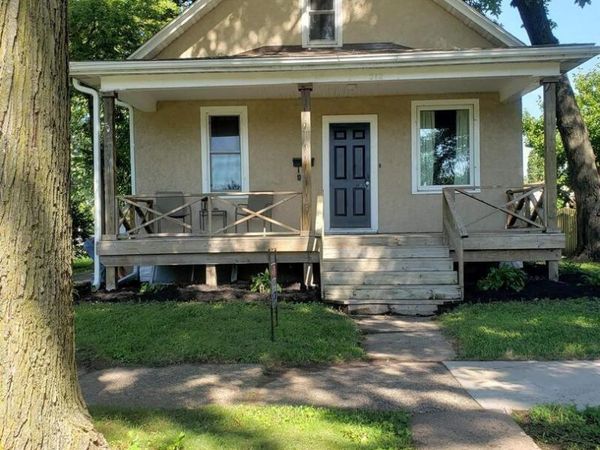 212 44TH Street, Moline, IL 61265
