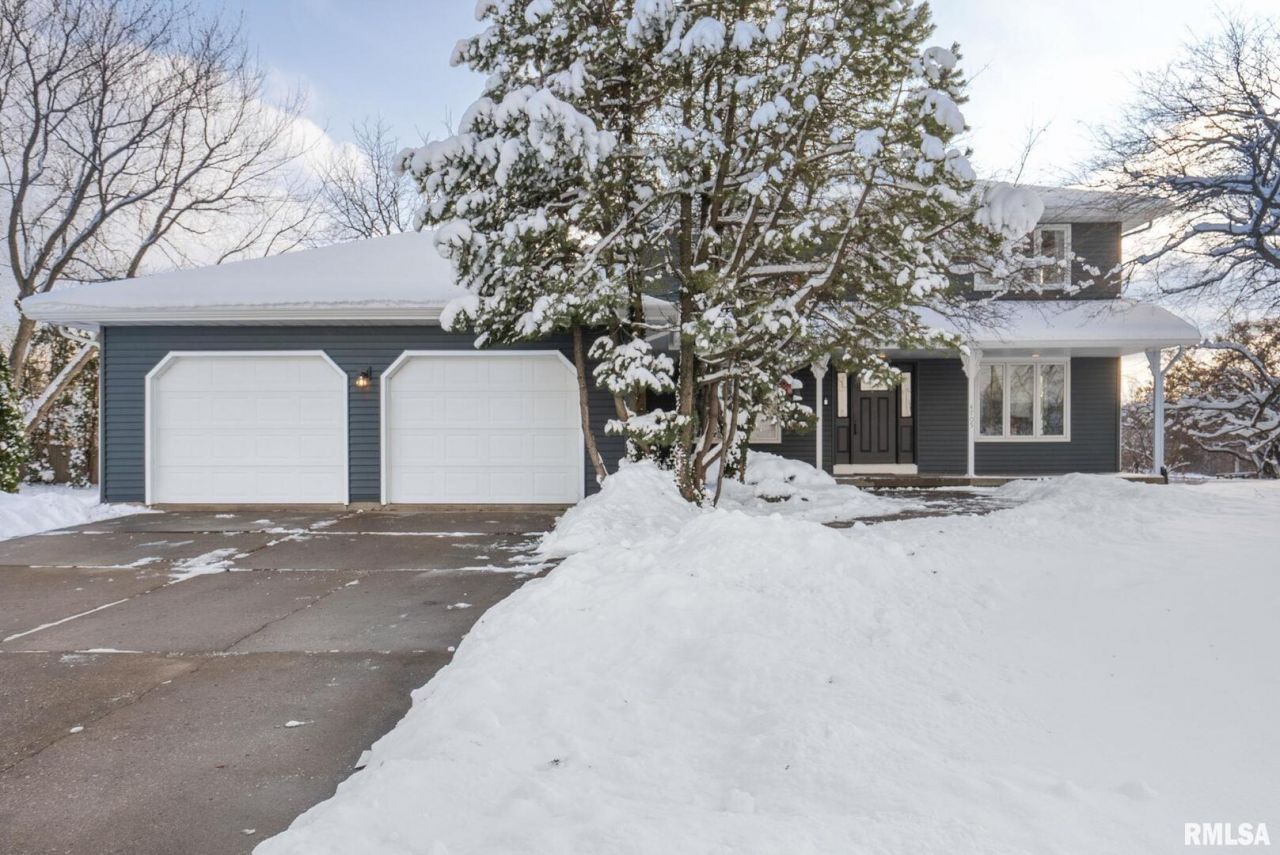 4705 Forest Grove Court, Davenport, IA 52807 Main Photo