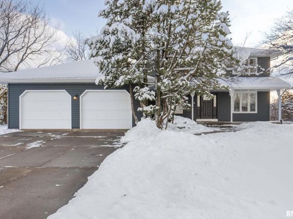 4705 FOREST GROVE Court, Davenport, IA 52807