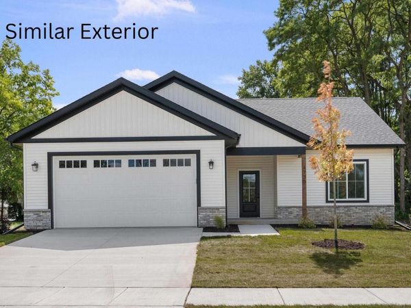 4718 WILLOW Circle, Davenport, IA 52806