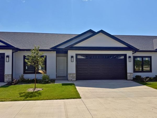 1867 REDBUD Circle, Unit 102, Eldridge, IA 52748