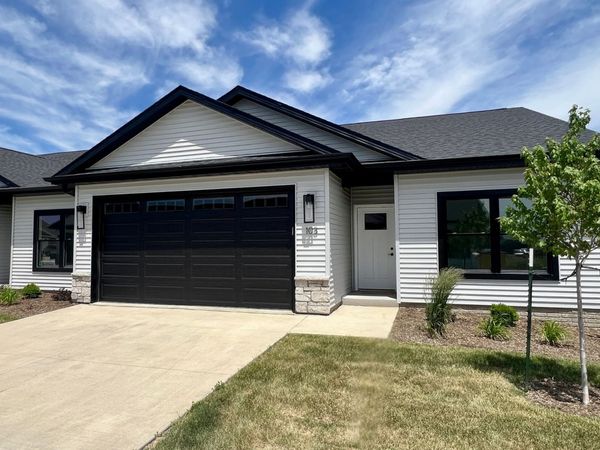 1875 Redbud Circle, Unit 103, Eldridge, IA 52748