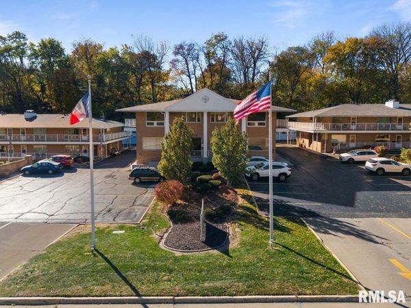 1104 KIMBERLY Road, Unit 602, Bettendorf, IA 52722