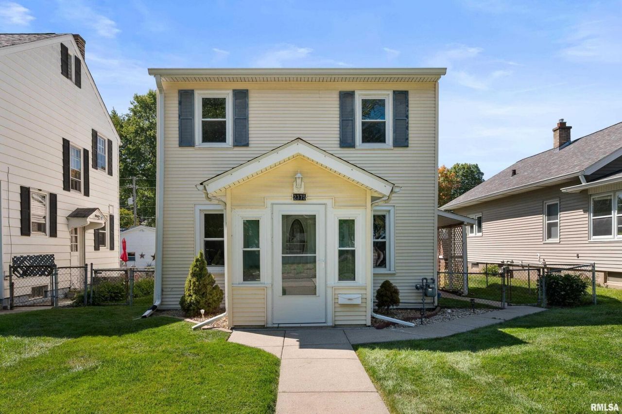 2375 31st Street, Unit A, Moline, IL 61265 Main Photo