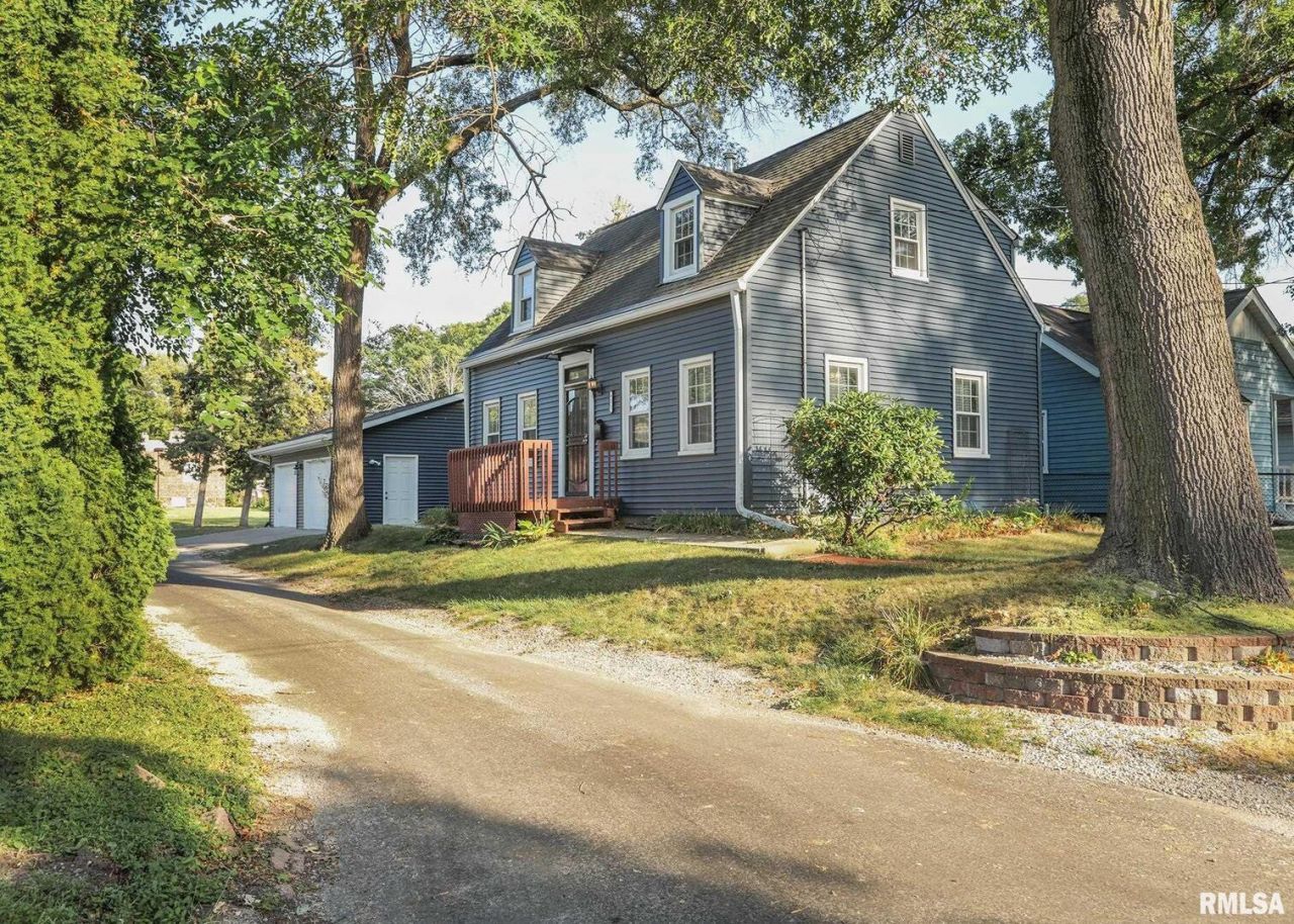 421 10th Street, Unit A, Silvis, IL 61282 Main Photo