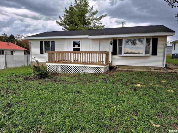 802 Dillard St Street, Eldorado, IL 62930