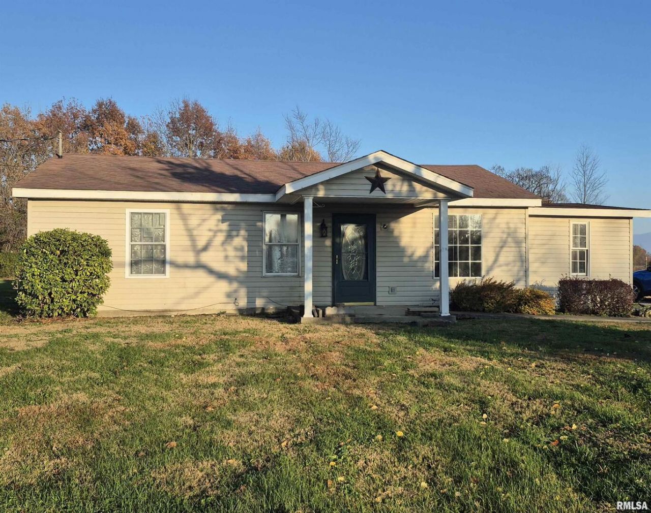 1100 Moore Street, Eldorado, IL 62930 Main Photo