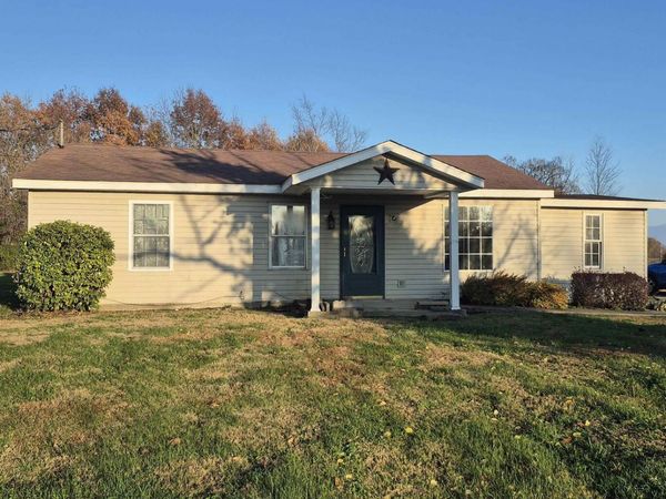 1100 MOORE Street, Eldorado, IL 62930