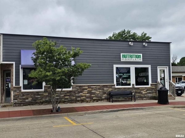 222 N 2ND Street, Eldridge, IA 52748