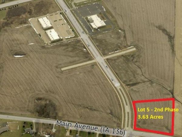2375 19TH Avenue NW, Unit Lot 5, Clinton, IA 52732