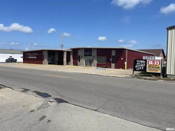 1912 W Rendleman Street, Marion, IL 62959