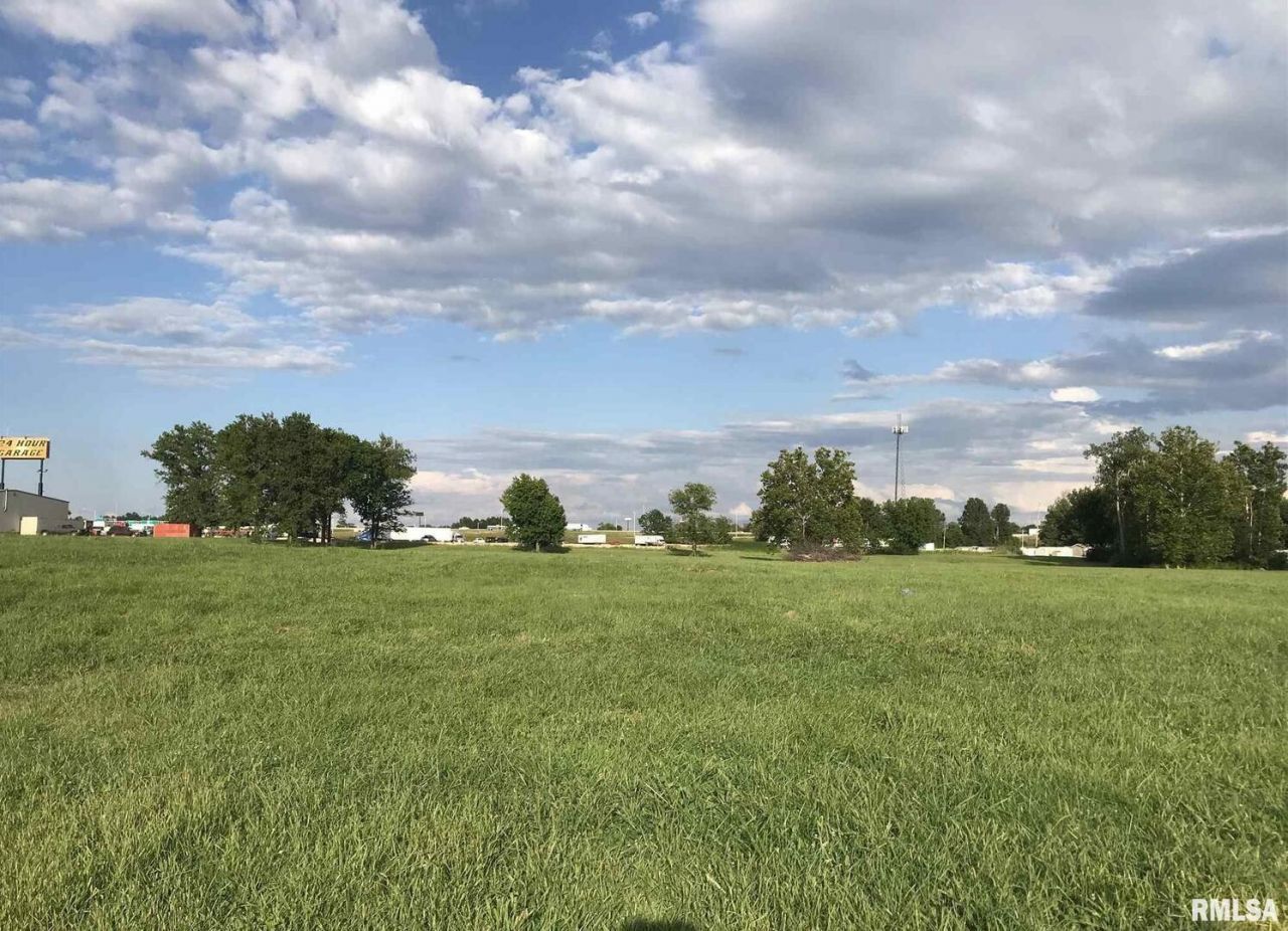 0000 Halfway Road, Marion, IL 62959