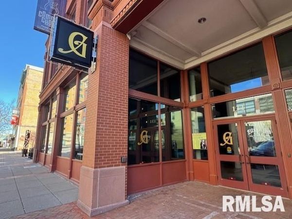 131 W 2ND Street, Unit 1B, Davenport, IA 52801