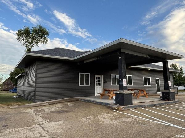 312 S WASHINGTON Boulevard, Camanche, IA 52730