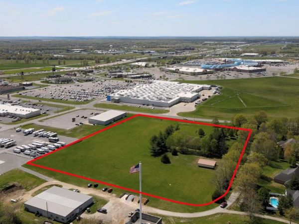 1605 Yearack Drive, Marion, IL 62959