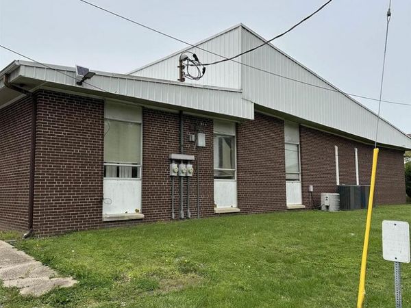 20 N WASHINGTON Street, Duquoin, IL 62832