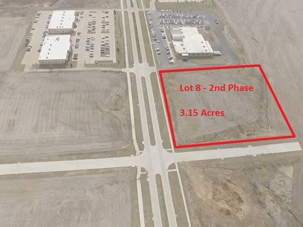 1355 19TH Avenue NW, Unit Lot 8, Clinton, IA 52732