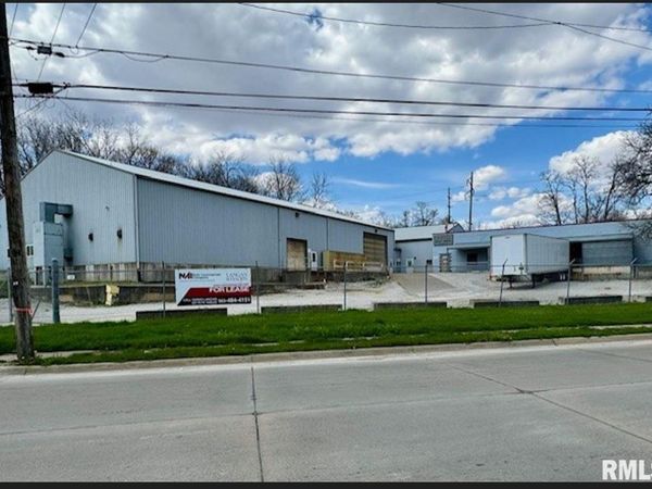 2902 INDIAN Road, Davenport, IA 52802