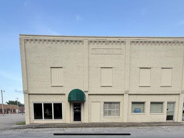 520 S MCKINLEY Street, Harrisburg, IL 62946