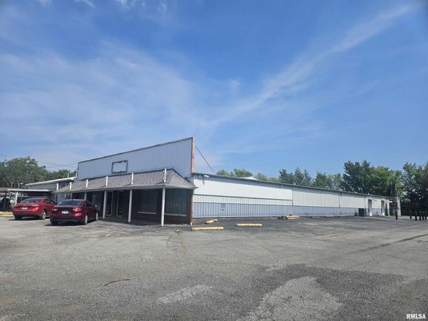 1522 N MAIN Street, Unit 1, Benton, IL 62812