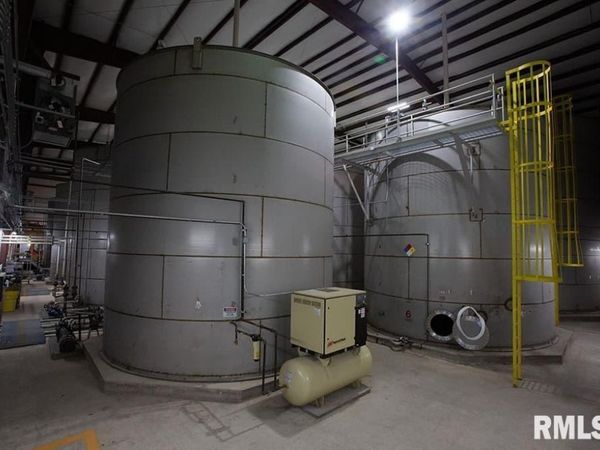 2531 Wiggins Road, Muscatine, IA 52761