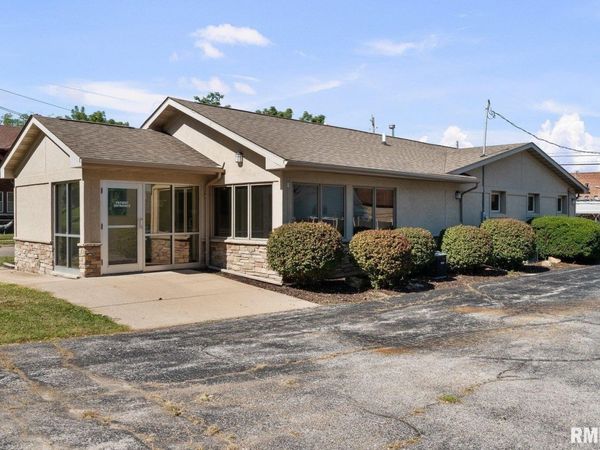 1620 9TH Street, East Moline, IL 61244