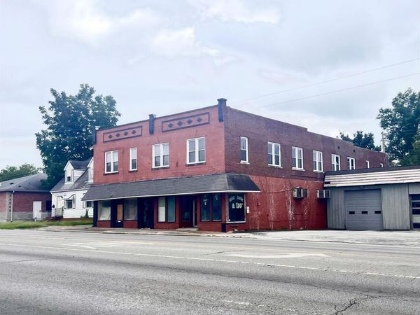 211 S PARK Avenue, Herrin, IL 62948