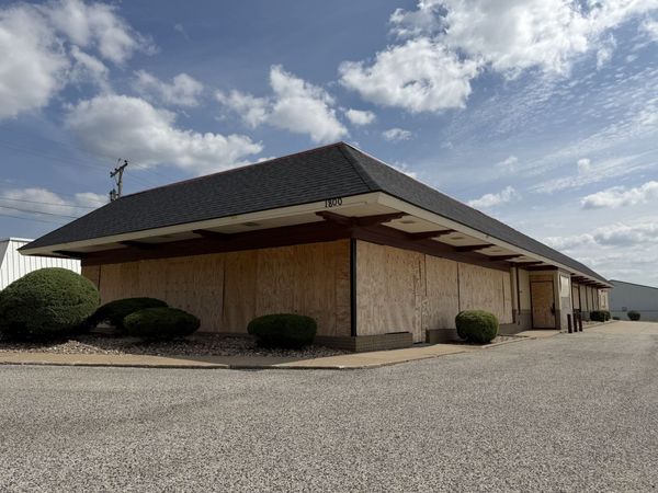 1800 36TH Avenue, Moline, IL 61265