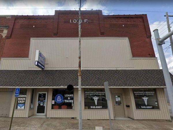 221 N PARK Avenue, Herrin, IL 62948