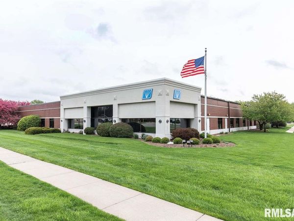 2121 47TH Street, Moline, IL 61265