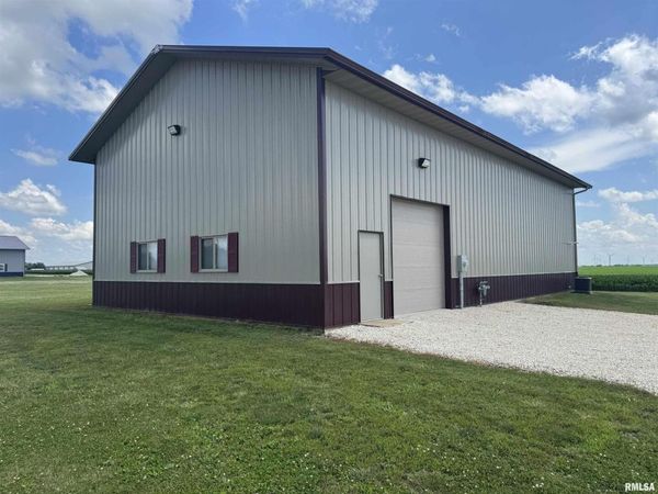 604 E OAK Street, Cambridge, IL 61238