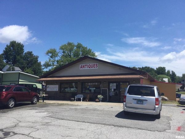 220 S FRONT Street, Cobden, IL 62920