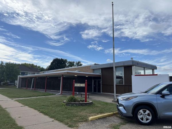 1623 15TH Street, Moline, IL 61265