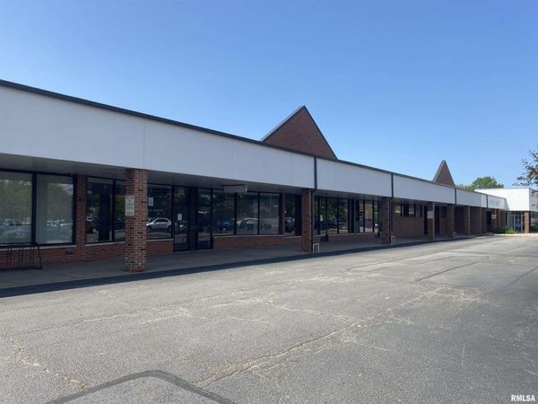 3624-3636 AVENUE OF THE CITIES Avenue, Moline, IL 61265