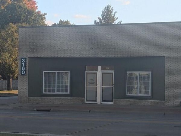 3160 AVENUE OF THE CITIES Avenue, Moline, IL 61265